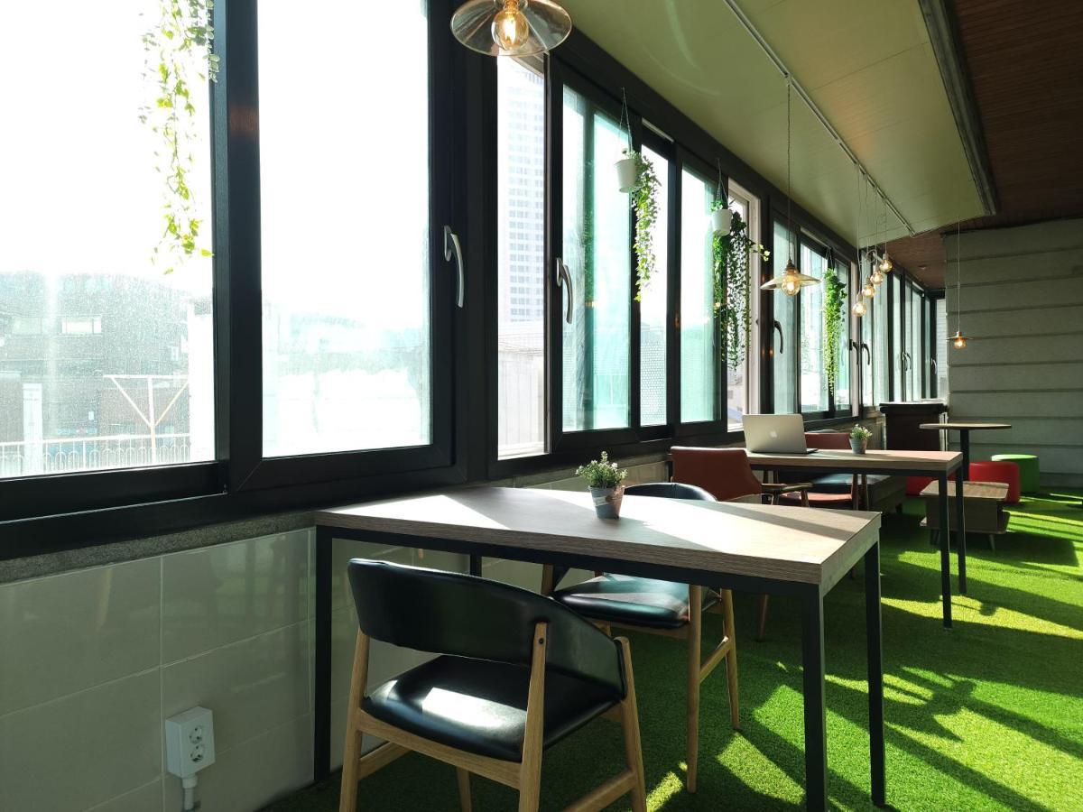 Oyo Hostel Myeongdong 5 Seoul Exterior photo